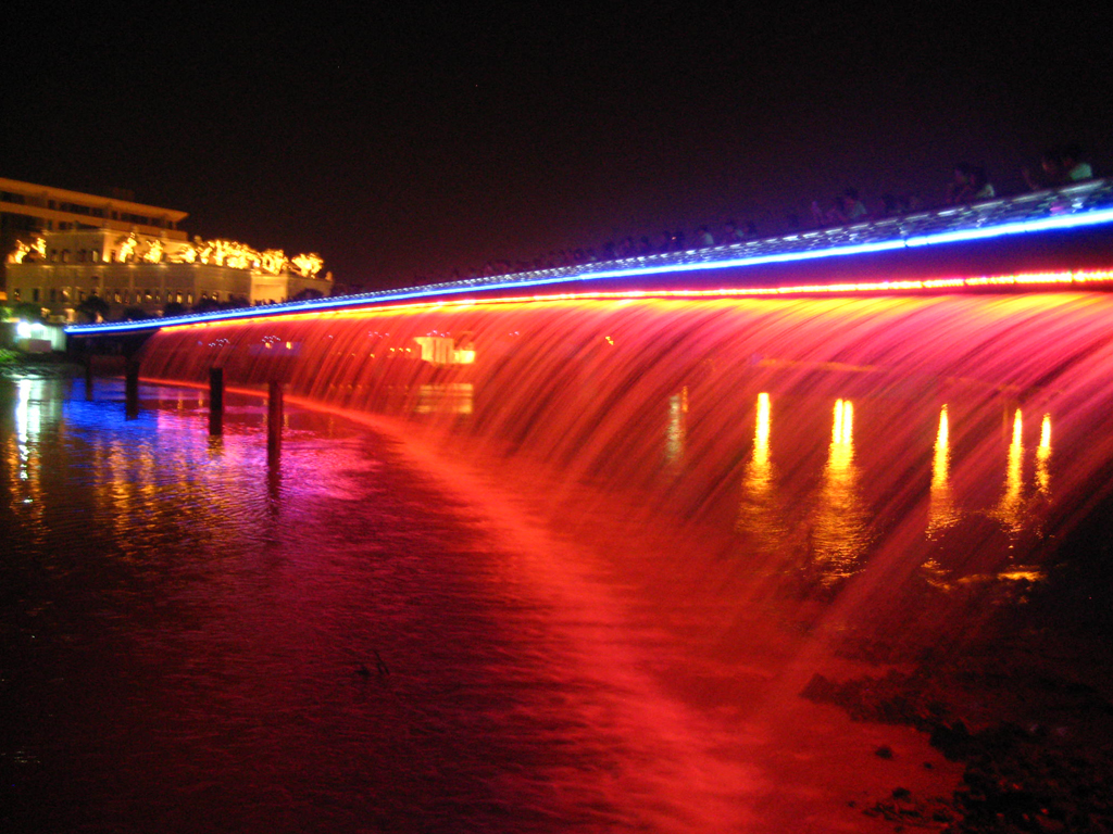 Khung cảnh chụp ảnh Tết dương lịch 2015 tuyệt đẹp ở cầu &Aacute;nh Sao