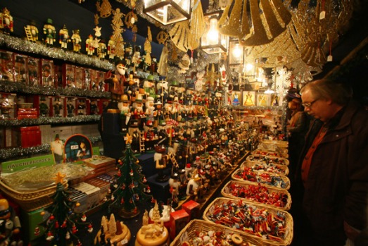 H&atilde;y gh&eacute; thăm khu chợ d&agrave;nh cho lễ Gi&aacute;ng sinh tại khu vực Haupt markt 