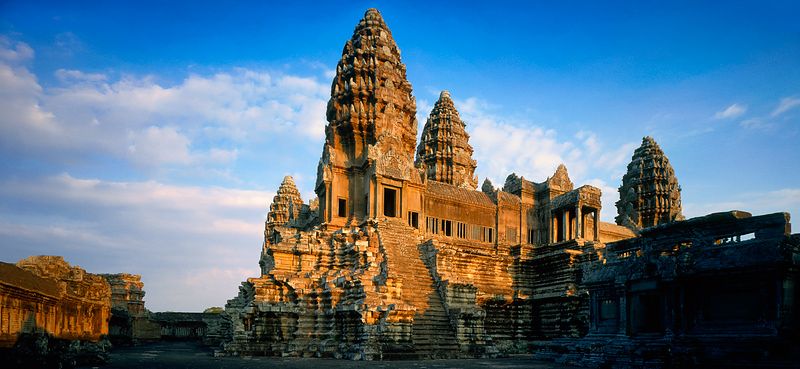 Vẻ đẹp cổ k&iacute;nh của Angkor Wat lu&ocirc;n l&agrave;m say l&ograve;ng du kh&aacute;ch