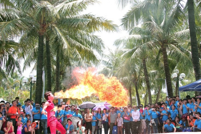 C&ocirc;ng vi&ecirc;n Hồ T&acirc;y l&agrave; địa điểm đi chơi Tết Dương lịch v&ocirc; c&ugrave;ng hấp dẫn