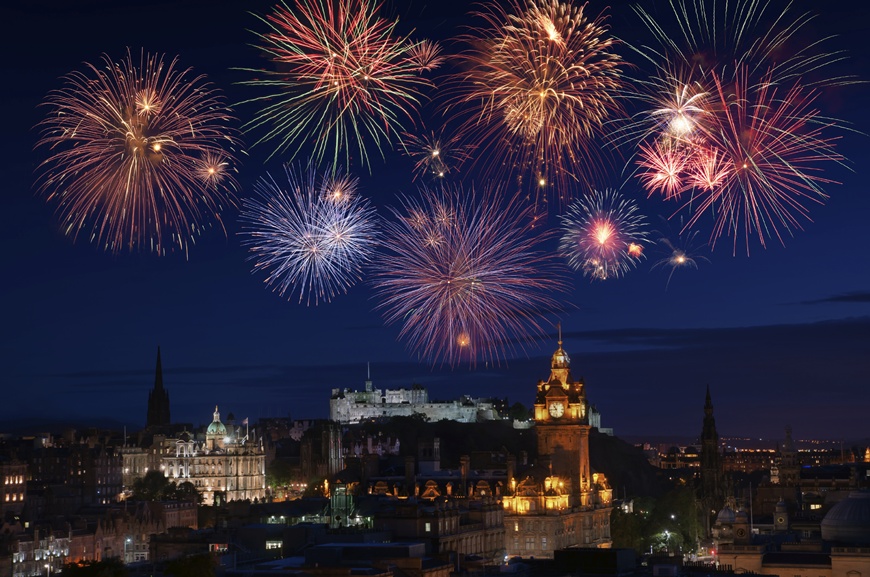 Đến Edinburgh để tham gia lễ hội Hogmanay cực hấp dẫn