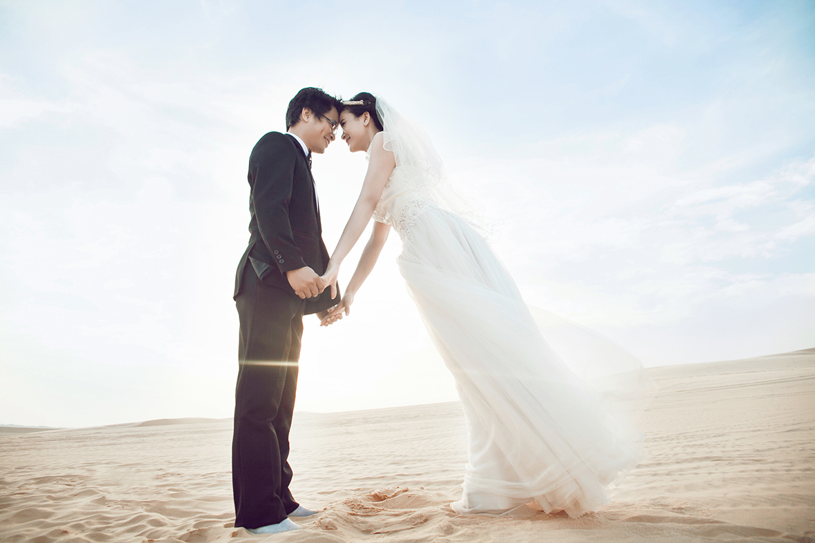 Trong số những địa điểm chụp ảnh cưới ở miền Nam, Mũi N&eacute; nổi bật với n&eacute;t đẹp mới lạ từ những cồn c&aacute;t trải d&agrave;i m&ecirc;nh m&ocirc;ng