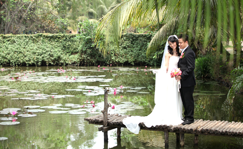 Khu du lịch B&igrave;nh Quới &ndash; Văn Th&aacute;nh l&agrave; địa điểm chụp ảnh cưới với kh&ocirc;ng gian l&agrave;ng qu&ecirc; cổ