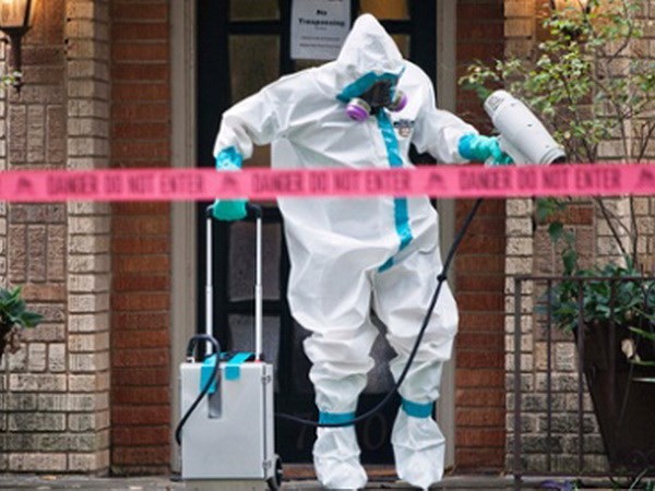 Dịch Ebola, người mỹ nhiễm bệnh, y t&aacute; gốc việt