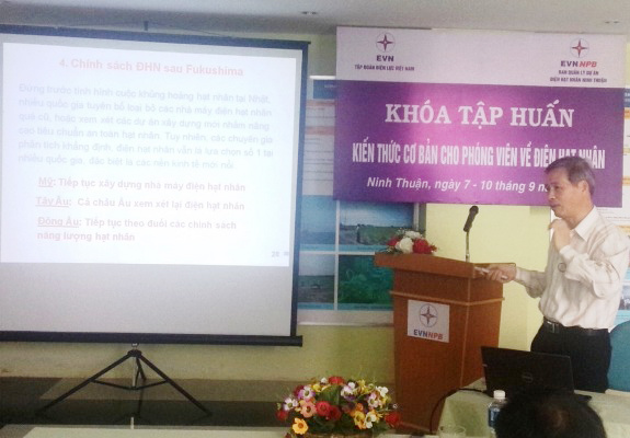 Lớp tập huấn nhằm gi&uacute;p cho ph&oacute;ng vi&ecirc;n c&aacute;c cơ quan b&aacute;o ch&iacute; hiểu r&otilde;, đầy đủ, ch&iacute;nh x&aacute;c về điện hạt nh&acirc;n