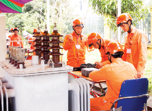 Điện lực Hải Ph&ograve;ng đang kh&ocirc;ng ngừng đẩy mạnh ứng dụng c&ocirc;ng nghệ hiện đại để  n&acirc;ng cao hơn nữa chất lượng chăm s&oacute;c kh&aacute;ch h&agrave;ng