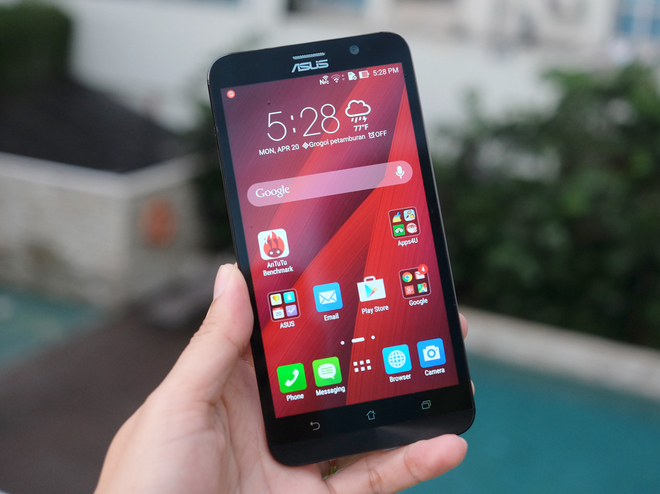 Asus ZenFone l&agrave; smartphone tầm trung nhưng chất lượng cực ổn