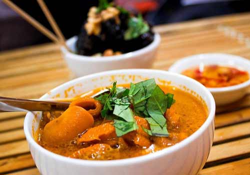 Những m&oacute;n ăn đường phố S&agrave;i G&ograve;n &ldquo;được l&ograve;ng&rdquo; du kh&aacute;ch nhất