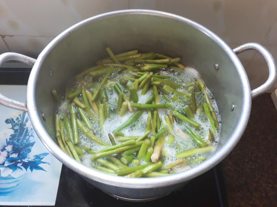 C&aacute;ch l&agrave;m m&oacute;n canh ng&oacute; khoai nấu xương 