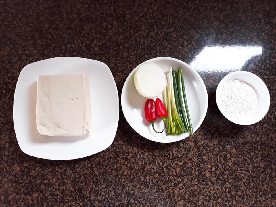 C&aacute;ch l&agrave;m m&oacute;n đậu phụ rang muối gi&ograve;n ngon