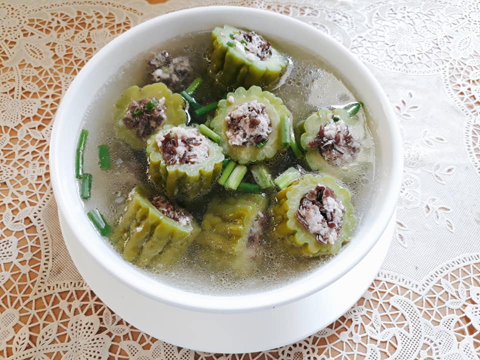 C&aacute;ch nấu canh khổ qua nhồi thịt đơn giản tại nh&agrave;