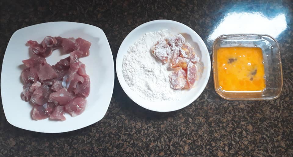 C&aacute;ch l&agrave;m m&oacute;n thịt heo chi&ecirc;n sốt dứa chua ngọt đậm đ&agrave;