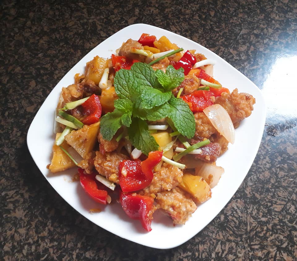C&aacute;ch l&agrave;m m&oacute;n thịt heo chi&ecirc;n sốt dứa chua ngọt đậm đ&agrave;