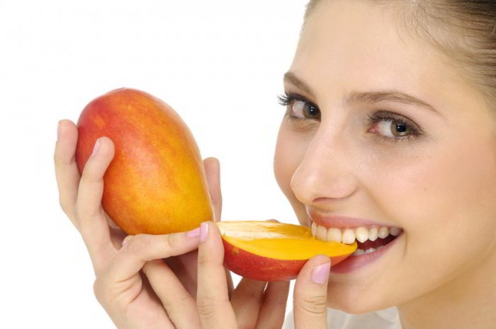 Ch&aacute;o g&agrave; đậu xanh gi&uacute;p b&agrave; bầu thanh nhiệt giải độc