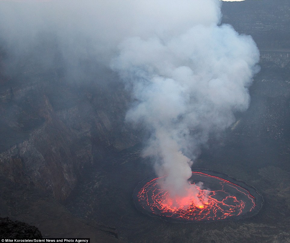 Gần đây hơn, vào năm 2012, núi Nyiragongo hoạt động khiến 400.000 người phải sơ tán khỏi thành phố này qua biên giới vào nước láng giềng Rwanda Gisenyi.