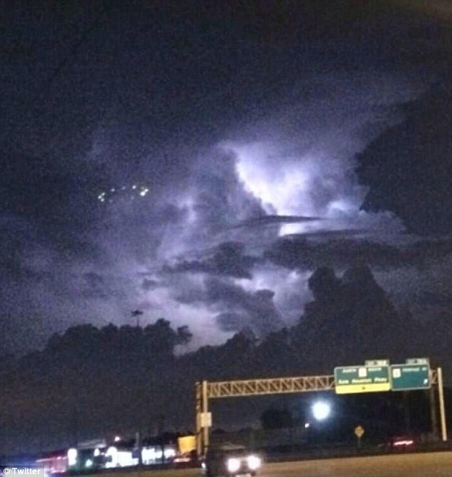 Ph&aacute;t hiện UFO ở Mỹ