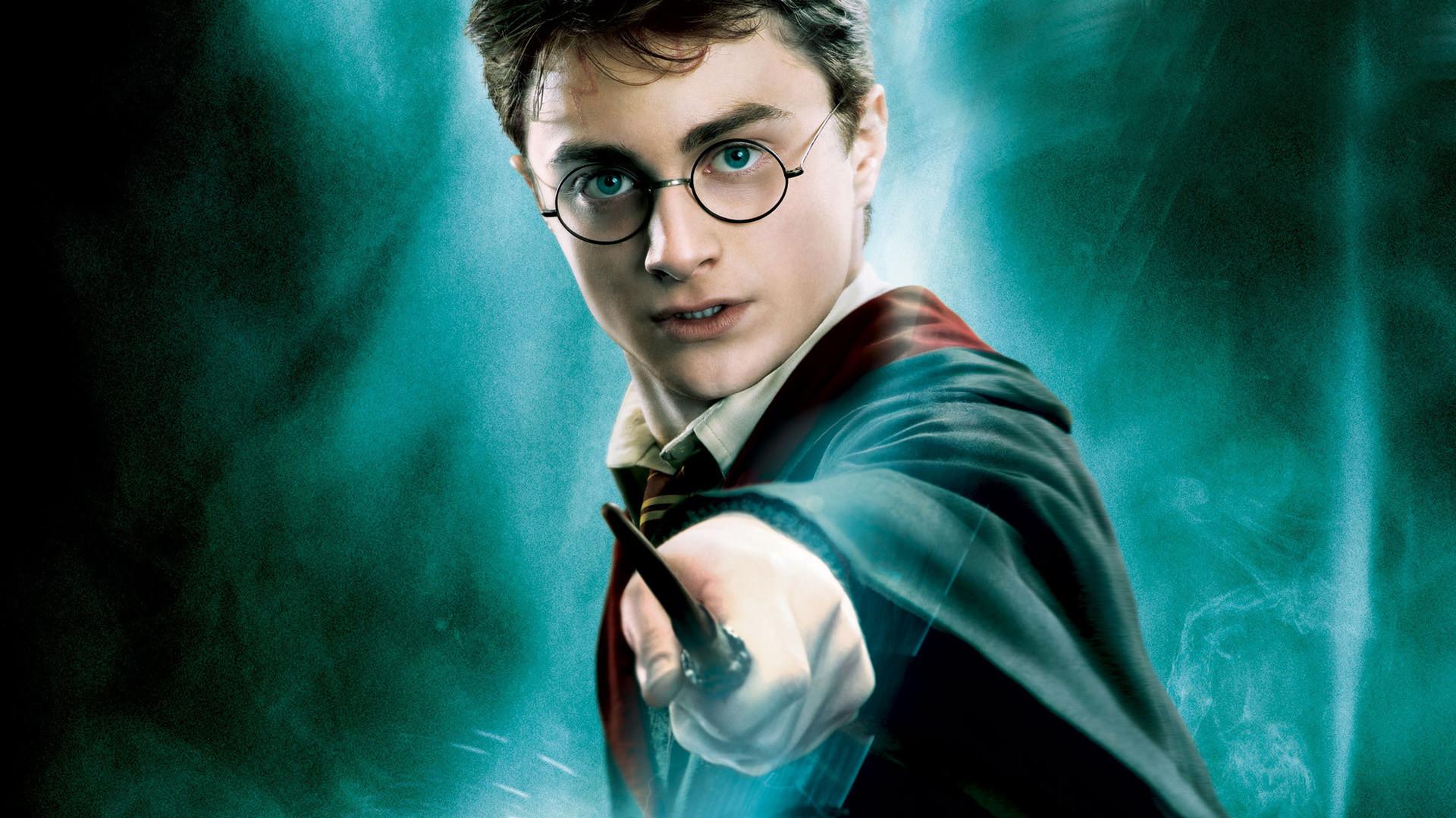 Harry Potter - cậu b&eacute; ph&ugrave; thủy sẽ trở lại dưới dạng chuyển thể