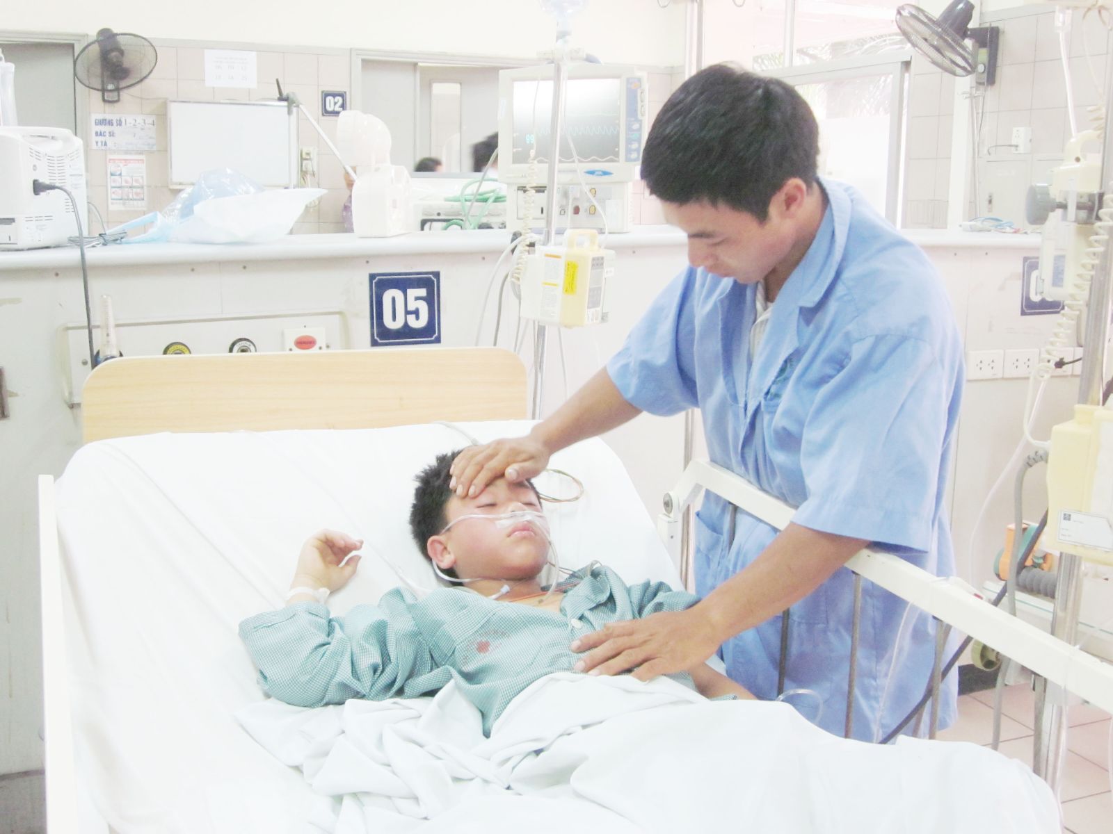 Sơ cứu kịp thời khi trẻ bị ngộ độc 13Win21 con - Tri ân hội viên mỗi tháng 2000 tỷ gi&uacute;p đảm bảo 13Win19 ưu đãi hấp dẫn c&aacute;c em