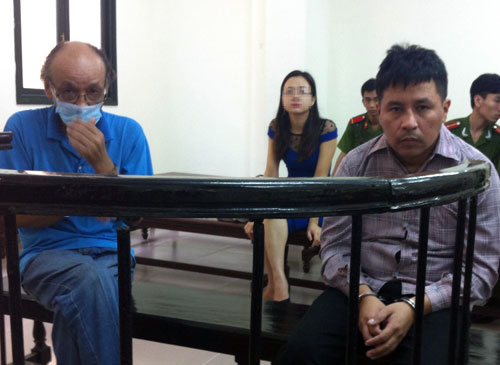 Tin tức ph&aacute;p luật ng&agrave;y 24/6, t&ograve;a tuy&ecirc;n &aacute;n trục xuất 2 người nước ngo&agrave;i đến Việt Nam trộm cắp
