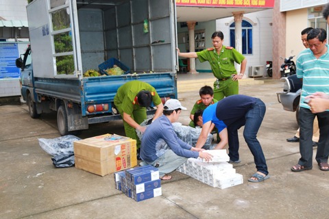 Vụ bu&ocirc;n thuốc l&aacute; lậu quy m&ocirc; lớn bị ph&aacute;t hiện chiều 24/6