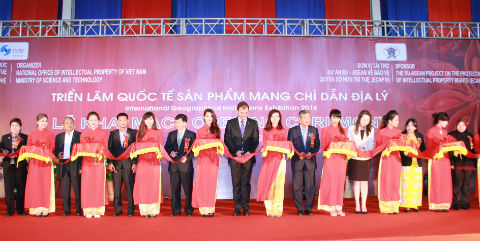 70 gian h&agrave;ng tham gia Triển l&atilde;m Chỉ dẫn quốc tế 2014