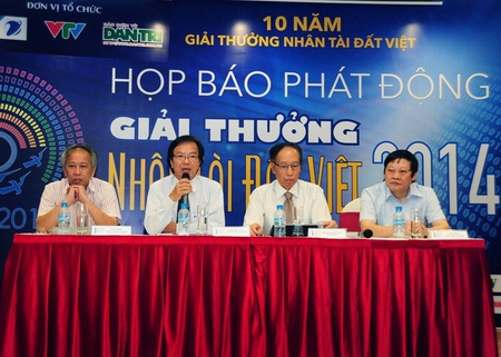 Học sinh sinh vi&ecirc;n tham dự Nh&acirc;n t&agrave;i đất Việt 2014 c&oacute; nhiều cơ hội nhận giải
