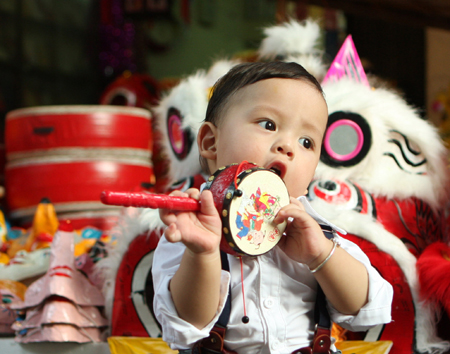 Đồ chơi trung thu cho c&aacute;c b&eacute; năm nay v&ocirc; c&ugrave;ng đa dạng, đặc biệt l&agrave; c&oacute; sự xuất hiện của nhiều mặt h&agrave;ng đồ chơi Việt Nam