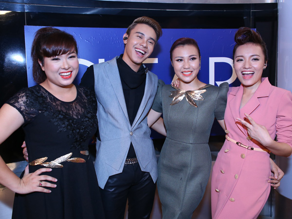 top 4 th&iacute; sinh Vietnam Idol l&agrave; Nhật Thủy, Minh Th&ugrave;y, Phương Linh v&agrave; ch&agrave;ng trai c&oacute; giọng h&aacute;t đầy nội lực Đ&ocirc;ng H&ugrave;ng