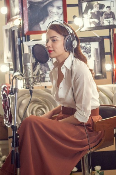 Nét độc đáo lần này là album được thu âm trực tiếp cùng ban nhạc như cách làm CD của các ca sĩ cách đây hàng chục năm.