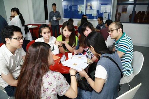 Medi Các thí sinh được chia thành 10 nhóm, các nhóm làm việc khá hiệu quả.