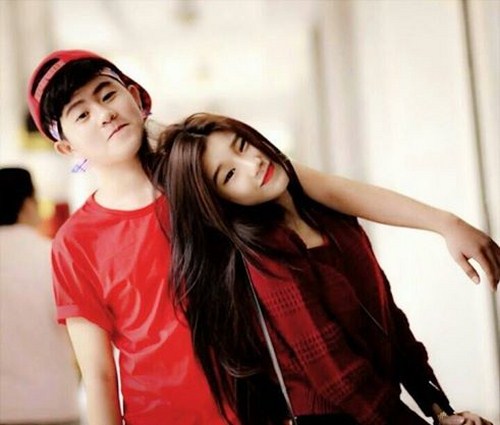 Ch&iacute; Th&agrave;nh c&oacute; khu&ocirc;n mặt kh&aacute; hiền l&agrave;nh dễ thương.