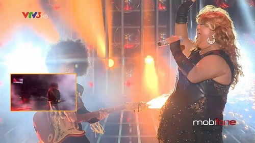 Vương Khang s&ocirc;i động với m&agrave;n h&oacute;a th&acirc;n th&agrave;nh Beyonce với b&agrave;i h&aacute;t Listen and Super bowl.