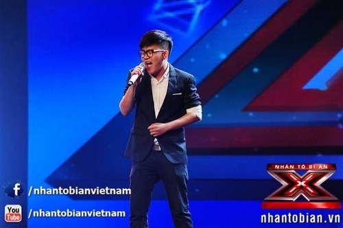 Ch&iacute; Th&agrave;nh thực sự đ&atilde; chinh phục được cả bốn vị gi&aacute;m khảo kh&oacute; t&iacute;nh với phần biểu diễn ca kh&uacute;c Bang Bang Boom Boom. 