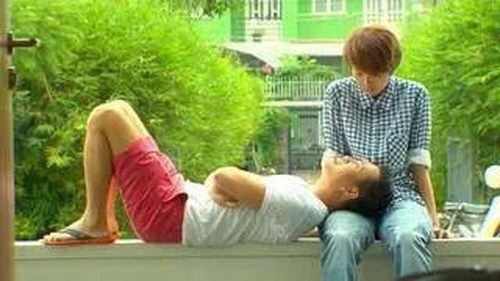 Đ&ocirc;ng Dương với người bạn th&acirc;n Hải Minh v&agrave; ước mơ trở th&agrave;nh con g&aacute;i để được y&ecirc;u thương.