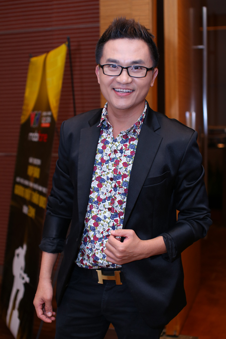 Diễn vi&ecirc;n Đại Nghĩa dẫn chương tr&igrave;nh cho buổi họp b&aacute;o. Anh cũng l&agrave; th&iacute; sinh được y&ecirc;u th&iacute;ch của m&ugrave;a đầu ti&ecirc;n.