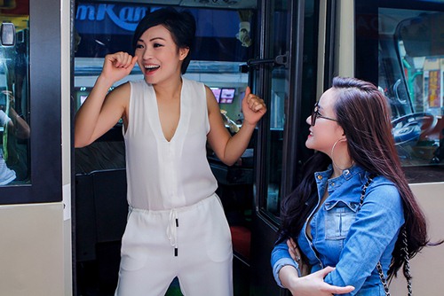 Để chuẩn bị tốt cho phần biểu diễn của m&igrave;nh Vy Oanh đ&atilde; phải cầu cứu đến nh&acirc;n vật ch&iacute;nh Phương Thanh