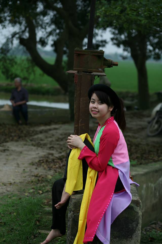 Duyên dáng áo tứ thân