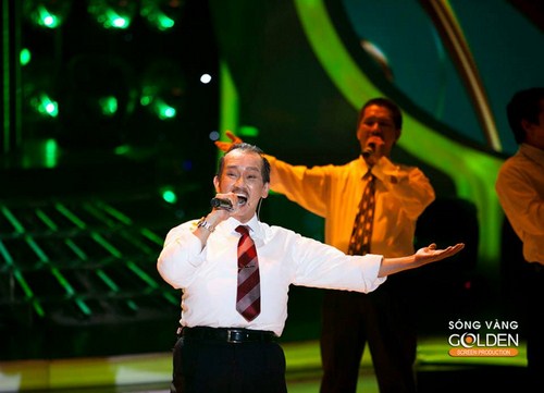 Minh Thuận h&oacute;a th&acirc;n th&agrave;nh NSND Trần Hiếu.