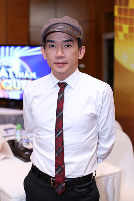  Ca sĩ - diễn vi&ecirc;n Minh Thuận cũng t&aacute;i xuất với vai tr&ograve; th&iacute; sinh của cuộc thi. Sau nhiều năm đ&oacute;ng phim, anh tự tin v&agrave;o khả năng biến ho&aacute; của m&igrave;nh.