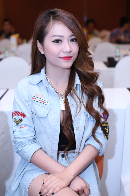 Ca sĩ trẻ Mi-A, cựu học tr&ograve; Ng&ocirc; Thanh V&acirc;n cũng l&agrave; th&iacute; sinh.