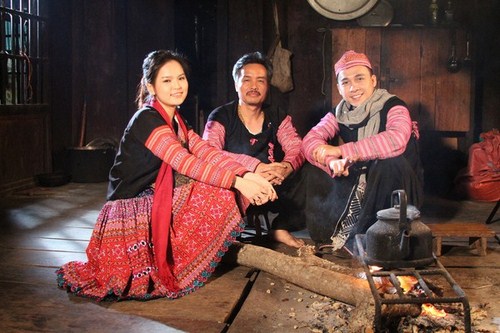 Đ&acirc;y l&agrave; lần đầu ti&ecirc;n The Men thực hiện MV tại miền Bắc do ekip Domin Entertainment thực hiện. 