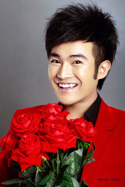 Ca sĩ Minh Qu&acirc;n