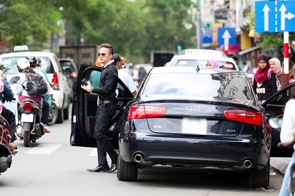 Sau scandal Sơn đã tự mua chiếc Audi A6 có giá gần 3 tỷ đồng