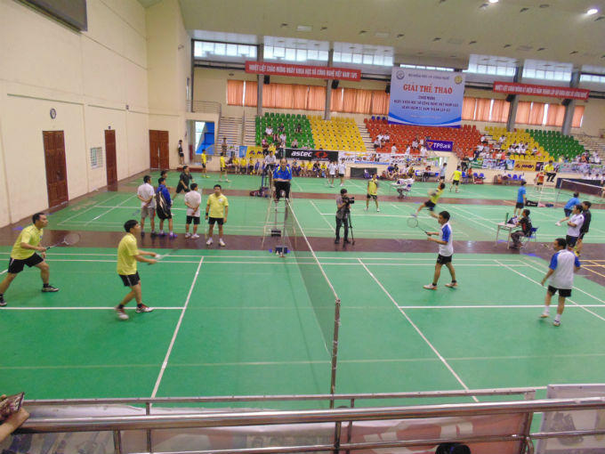 Các đội thi đấu cầu lông.