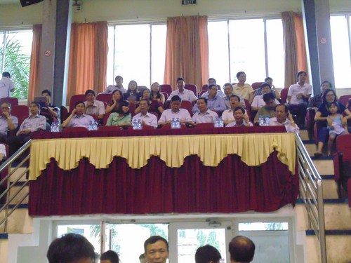 Các cán bộ lãnh đạo trong buổi lễ khai mạc giải.