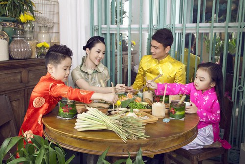 Linh Nga e ấp trong Đăng ký và nhận 60K 24 bao lì xì miễn phí mỗi ngày nhỏ hạnh phúc.