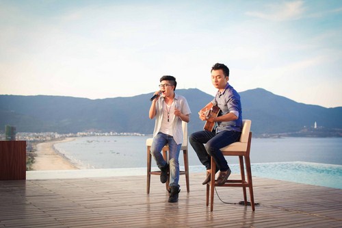 Trong tập 1 v&ograve;ng Lộ diện The X-Factor &ndash; Nh&acirc;n Tố B&iacute; Ẩn, c&aacute;c th&iacute; sinh phải tr&igrave;nh diễn &ldquo;mộc&rdquo; tiết mục của m&igrave;nh