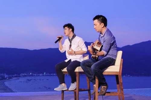 M&agrave;u sắc đầy độc đ&aacute;o tr&ecirc;n s&acirc;n khấu ngo&agrave;i trời của The X-Factor &ndash; Nh&acirc;n Tố B&iacute; Ẩn