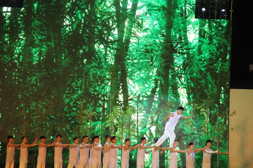 Những thông điệp của chương trình được truyền tải bằng những thủ pháp nghệ thuật sân khấu vô cùng độc đáo ấn tượng.
