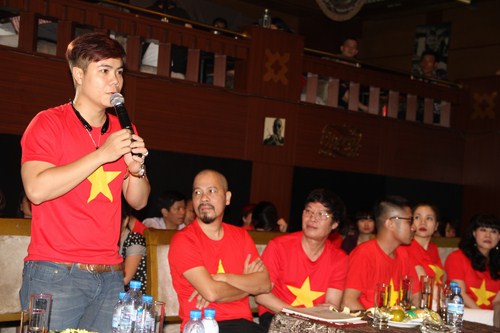 Ca sĩ Đinh Mạnh Ninh.